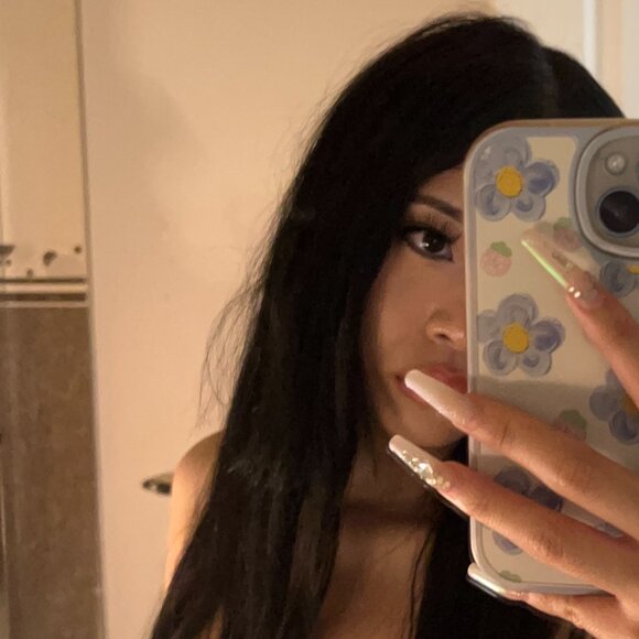 Meet your Posher, Maisha - Picture 2 of 2